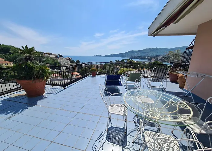 Appartamento Grande Attico Con Vista Vicino Al Centro By Portofinovacanze *