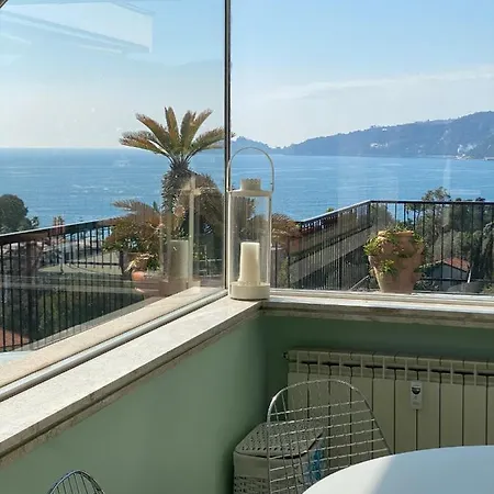 Grande Attico Con Vista Vicino Al Centro By Portofinovacanze Daire