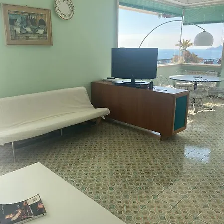 Grande Attico Con Vista Vicino Al Centro By Portofinovacanze 公寓