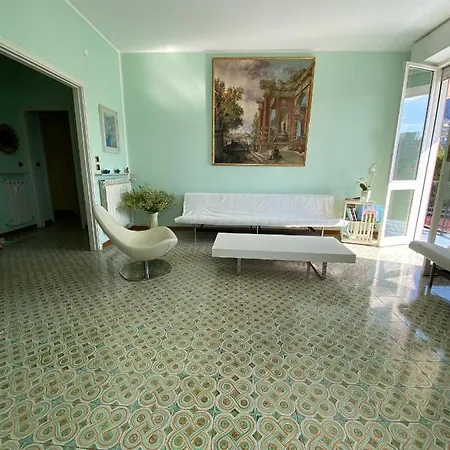 Grande Attico Con Vista Vicino Al Centro By Portofinovacanze Daire *