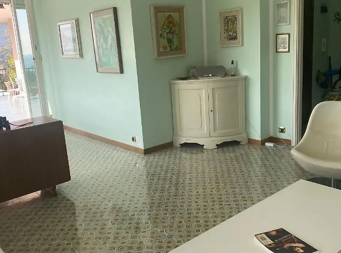 Grande Attico Con Vista Vicino Al Centro By Portofinovacanze דירה *